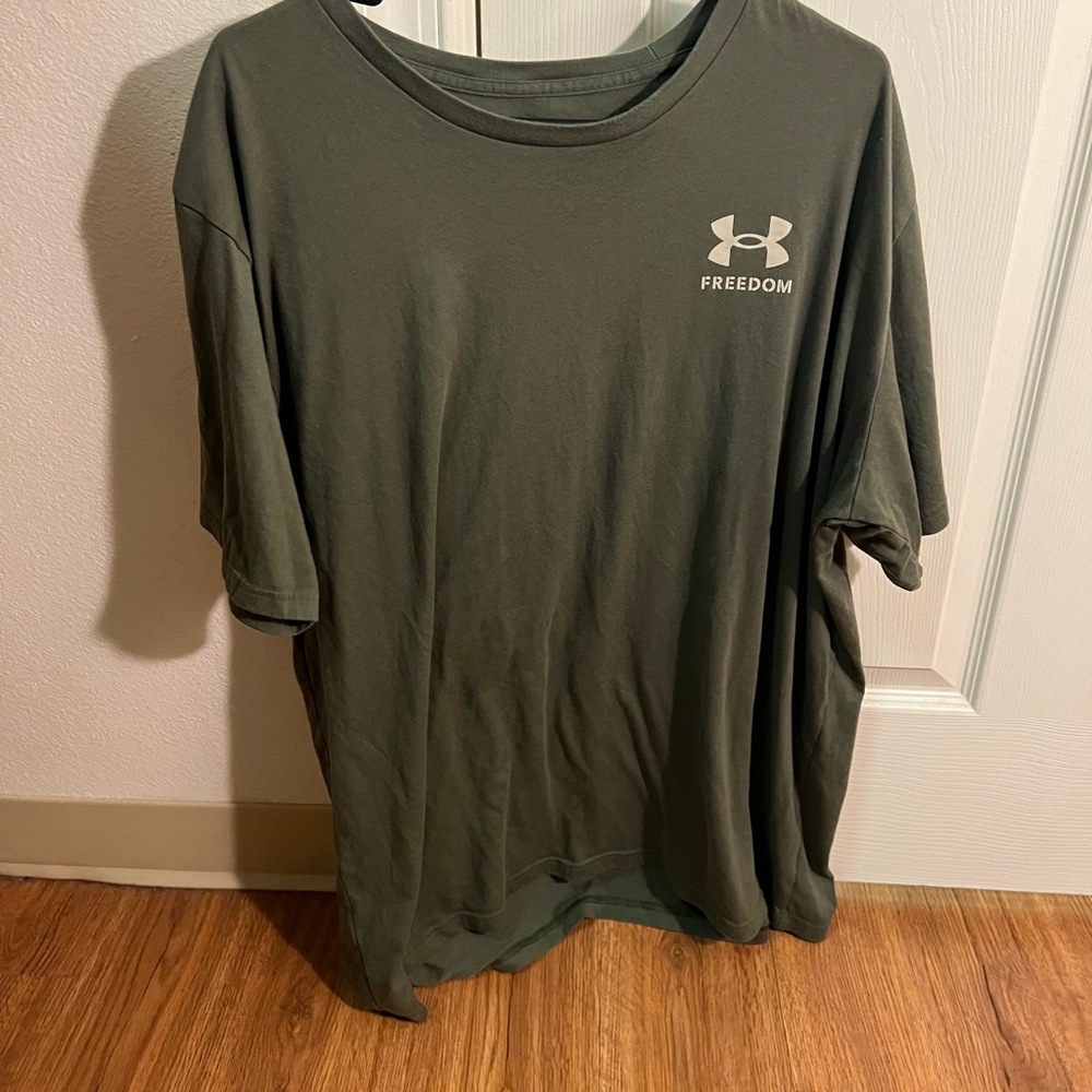 Men’s Under Armour shirt